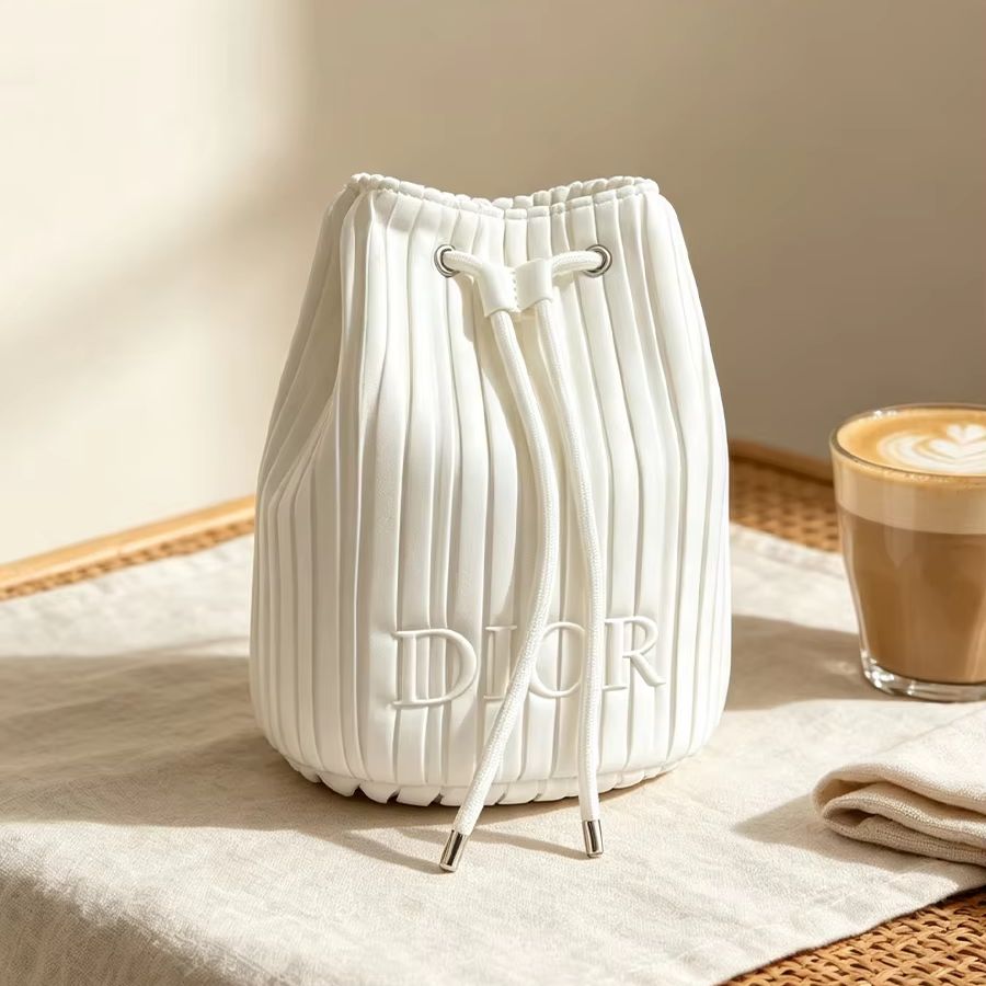 Beauty Makeup Dior - Christian Dior Dior’s bag Minimalist White