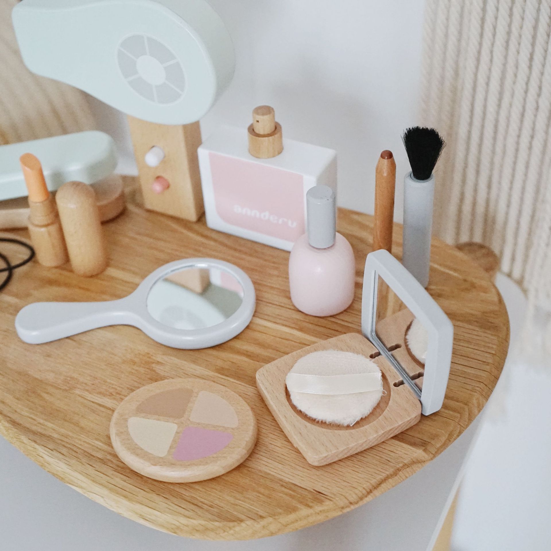 Montessori Simulation MakeUp R - Your Beauty Makeup 评论和价格