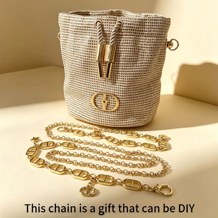 Dior’s bag Sparkling Woven Tex - Beauty Makeup Dior 评论和价格