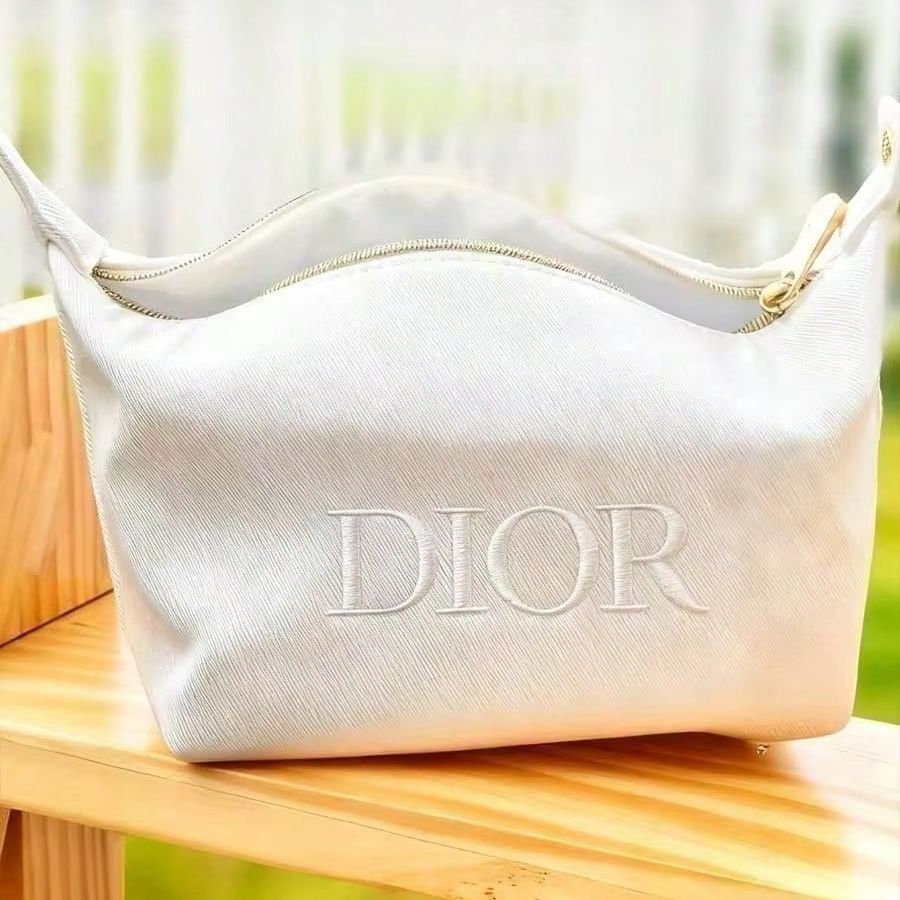 Dior’s Bag Elegant White Canva - Beauty Makeup Dior 评论和价格
