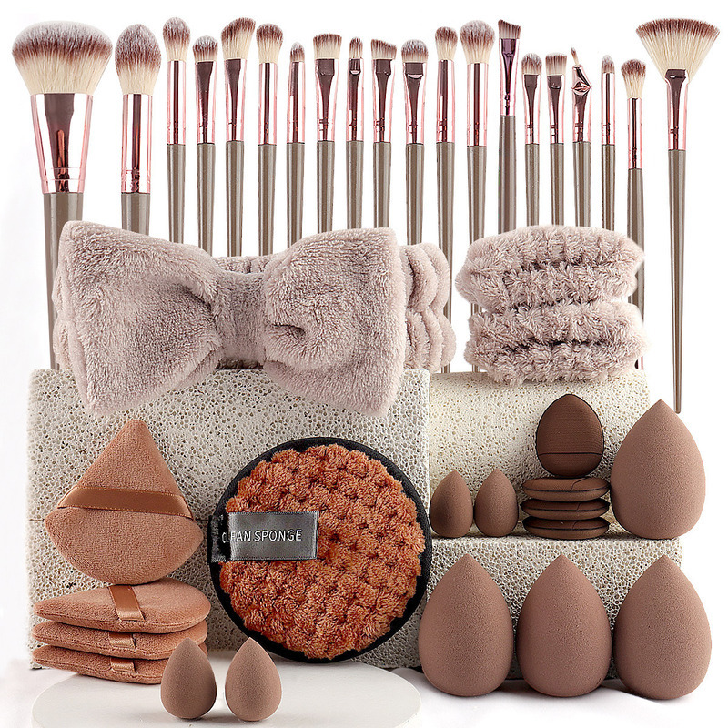 40-Piece Beauty Kit with Brush - Beauty Makeup Kit For Girls 评论和价格
